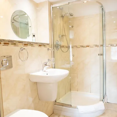 Coach House אורחן Bentham